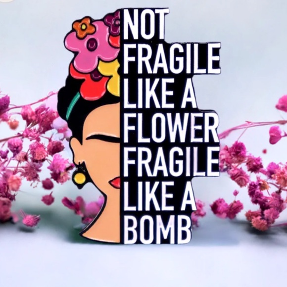 💕Frida Kahlo inspired lapel pin. - Picture 3 of 3